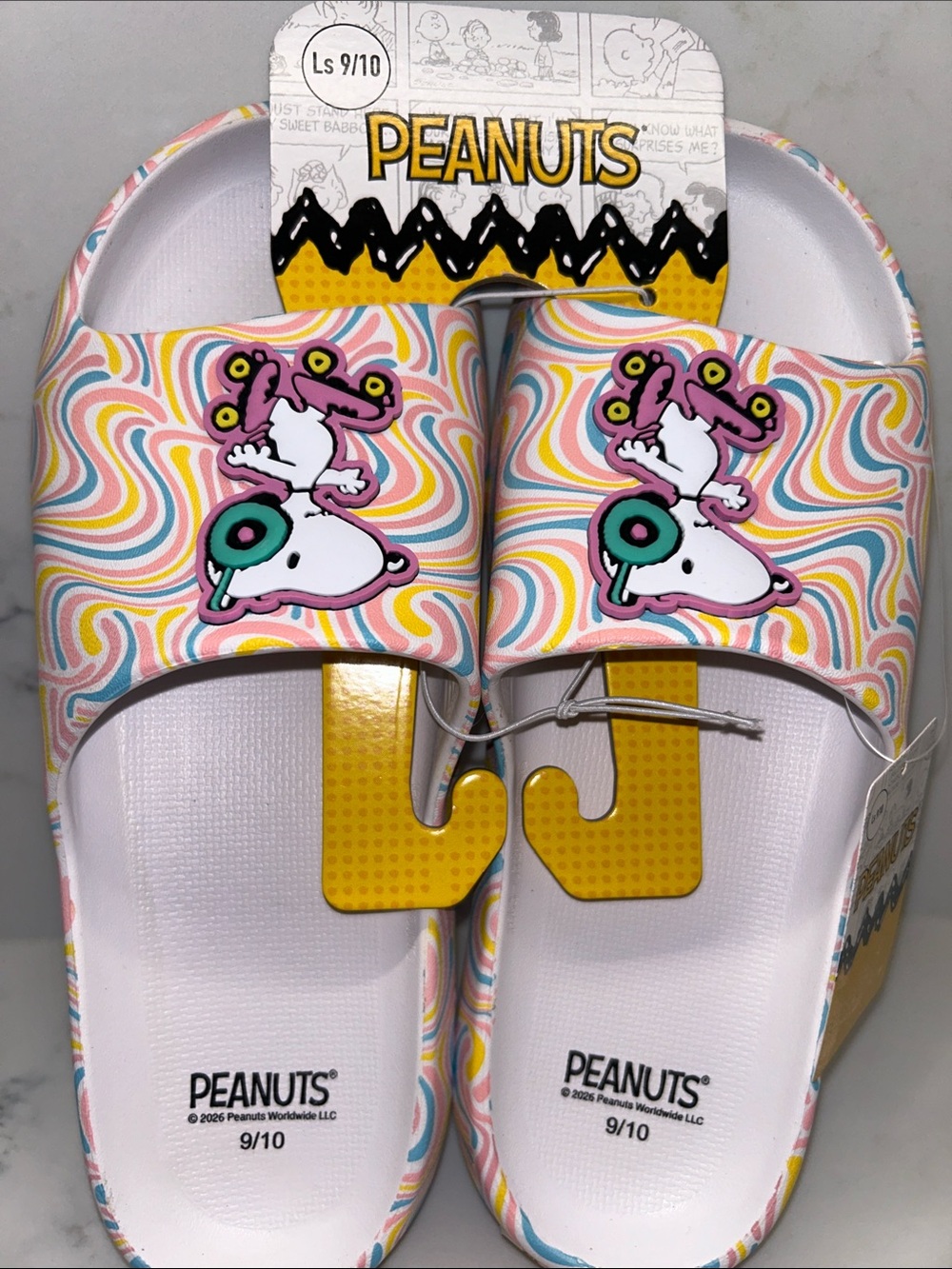 Peanuts Snoopy Slippers Ladies Rainbow Swirl Size 9/10 Open Toe Slides - Picture 2 of 2